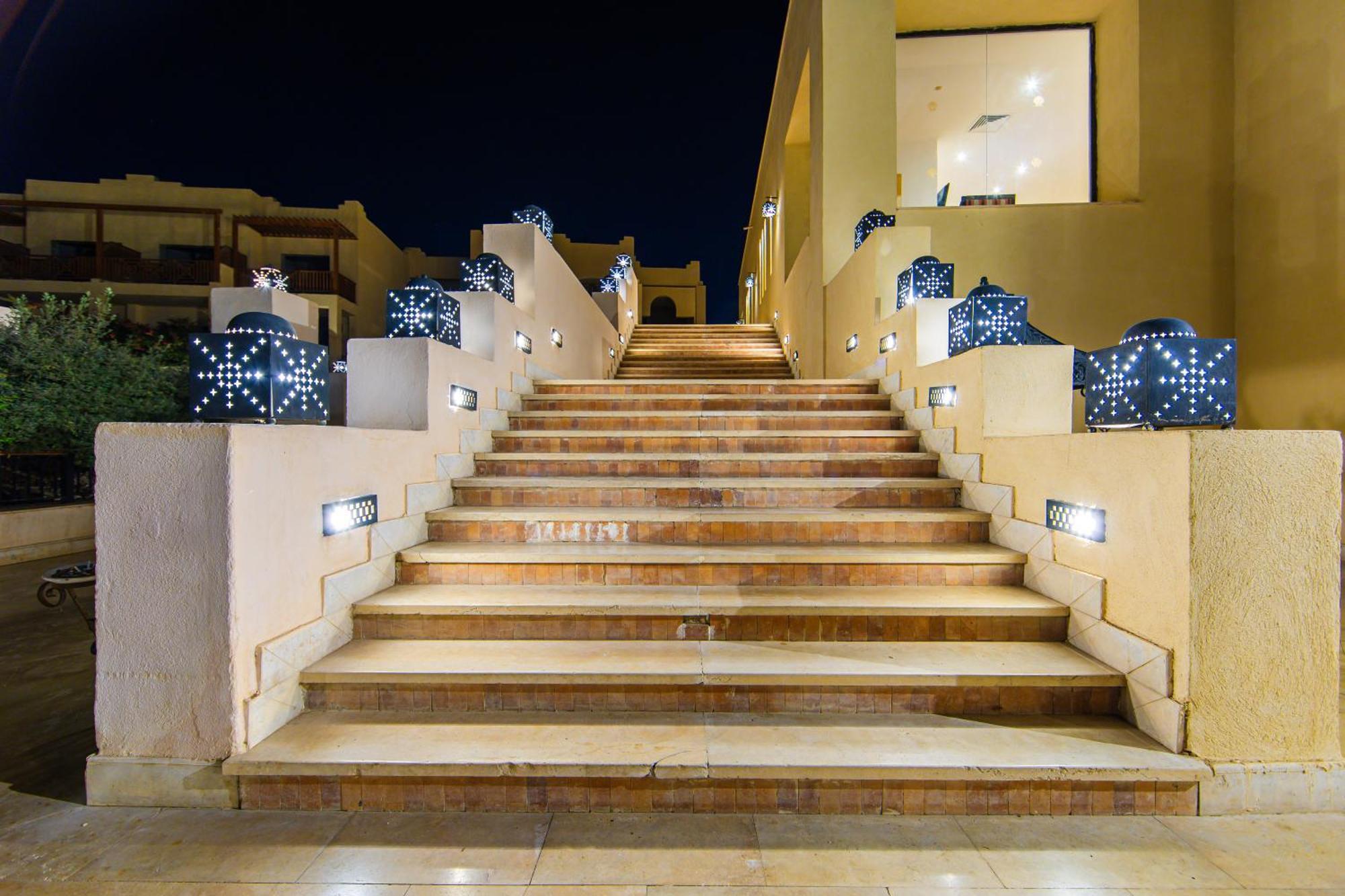 The Grand Hotel Sharm El Sheikh Luaran gambar The staircase at the main entrance