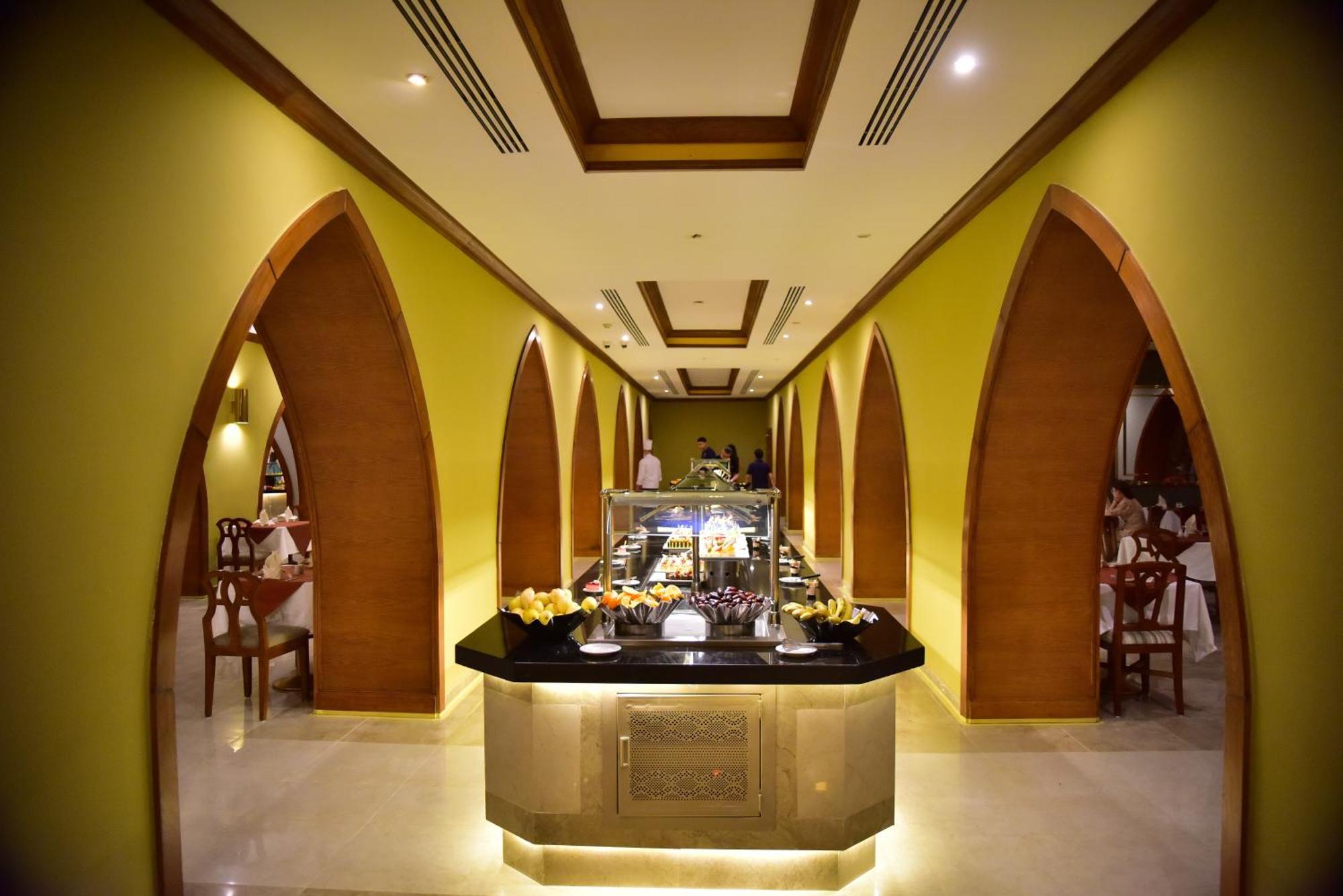 The Grand Hotel Sharm El Sheikh Luaran gambar The buffet at the hotel