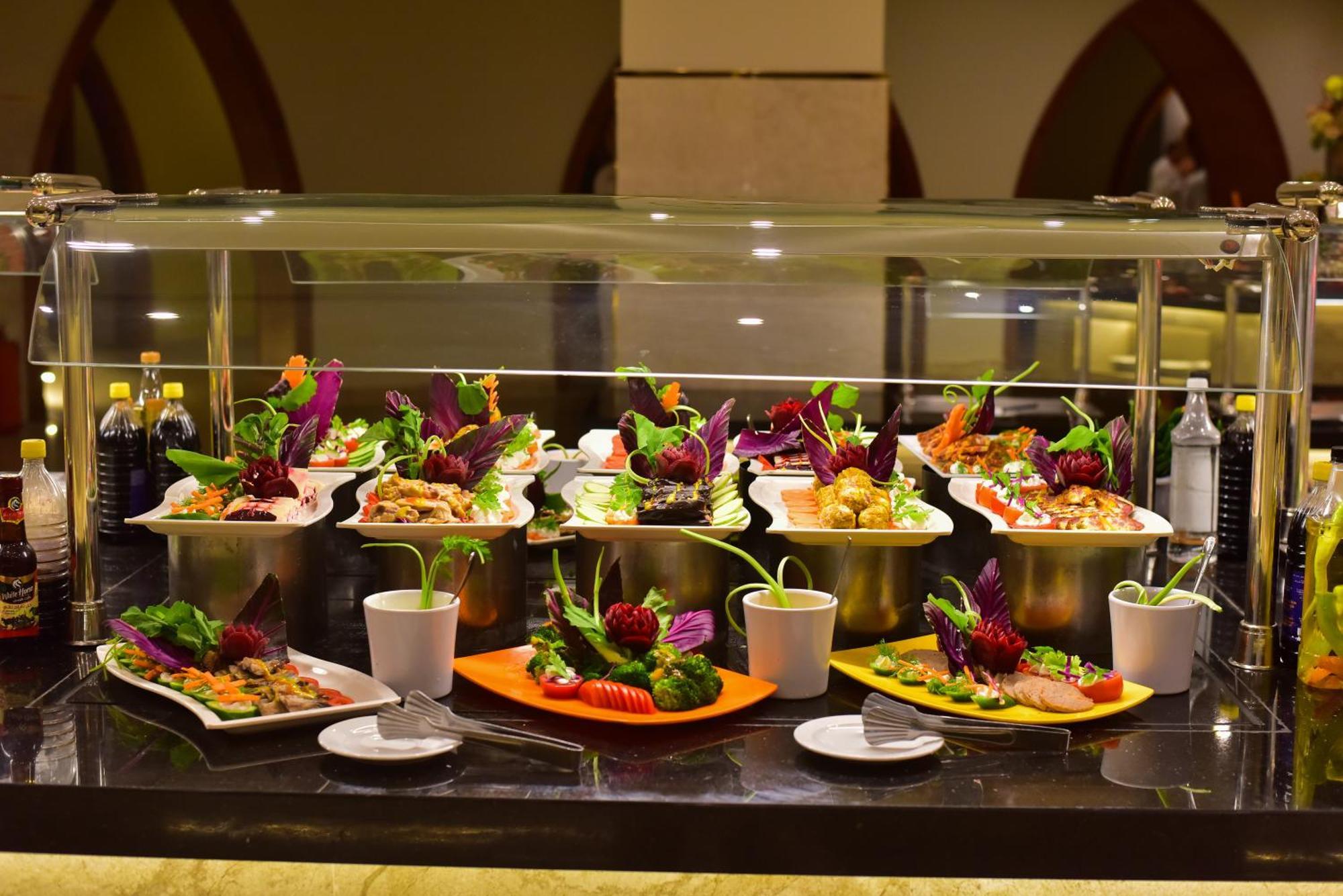 The Grand Hotel Sharm El Sheikh Luaran gambar A salad bar