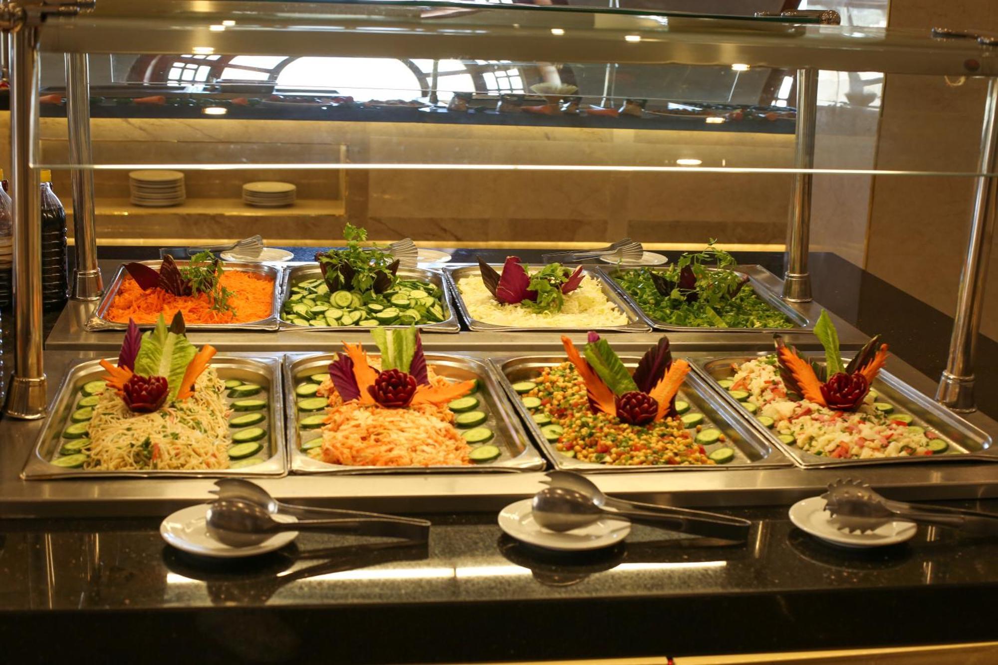 The Grand Hotel Sharm El Sheikh Luaran gambar A salad bar
